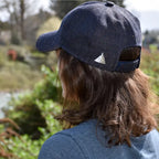 casquette-bleue-ecusson.webp
